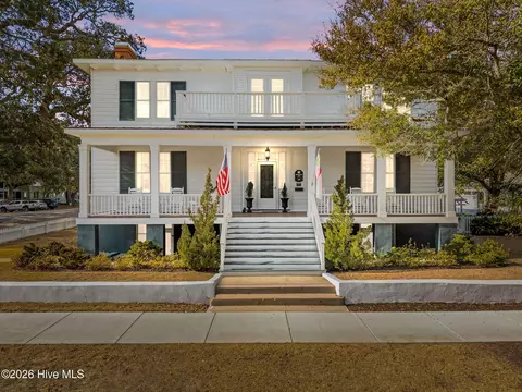 301 E Bay St, Southport, NC 28461