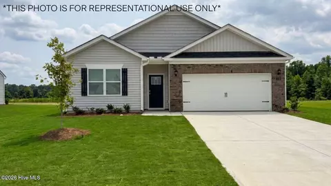1110 Aviator Ln, Ayden, NC 28513
