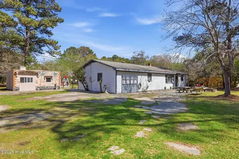 2006 Oakley Rd, Castle Hayne, NC 28429