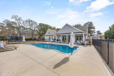 Exterior - 102 Olde Point Loop, Hampstead, NC 28443 photo 7 of 20