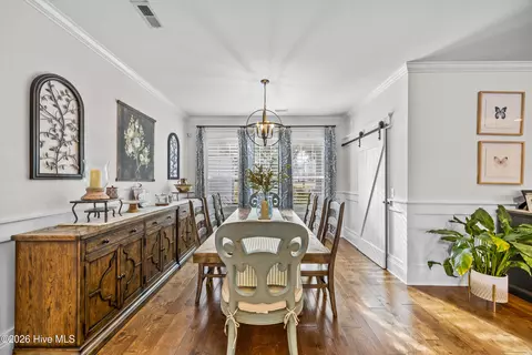 Dining - 102 Olde Point Loop, Hampstead, NC 28443 photo 1 of 2