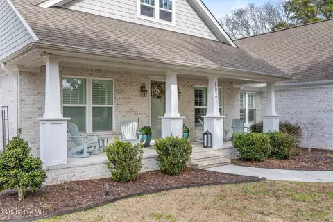 Exterior - 102 Olde Point Loop, Hampstead, NC 28443 photo 3 of 20