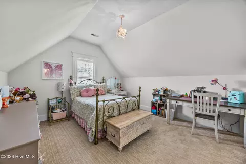 Bedroom - 102 Olde Point Loop, Hampstead, NC 28443 photo 9 of 9