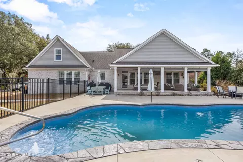 Exterior - 102 Olde Point Loop, Hampstead, NC 28443 photo 6 of 20