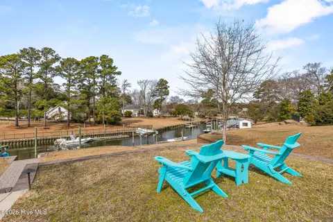 Exterior - 102 Olde Point Loop, Hampstead, NC 28443 photo 13 of 20