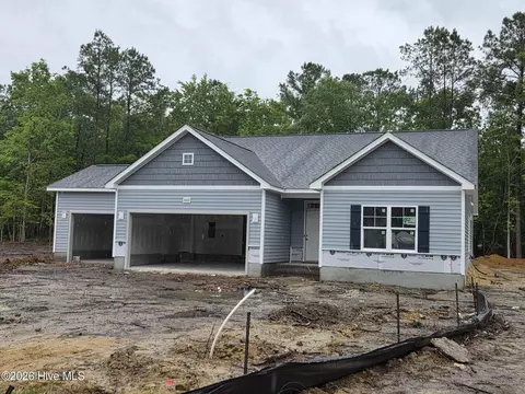 3003 Tucker Hill Dr, Grimesland, NC 27837