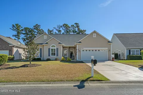 662 Meadowbrook Ln NW, Calabash, NC 28467