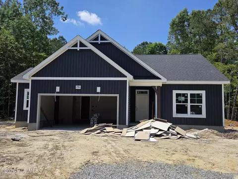 2986 Tucker Hill Dr, Grimesland, NC 27837
