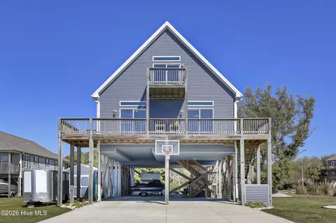 200 Waterway Dr, Sneads Ferry, NC 28460