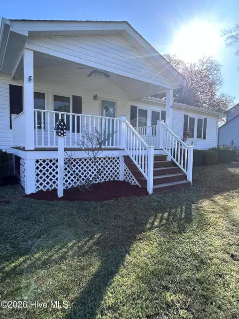 2664 Sunrise St SW, Supply, NC 28462