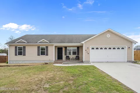 410 John Deere Ct, Richlands, NC 28574