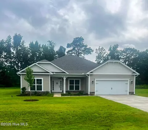 306 Eastwood Dr, Wallace, NC 28466