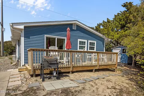 102 Fairfax Rd, Emerald Isle, NC 28594