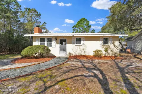 115 NE 14th St, Oak Island, NC 28465
