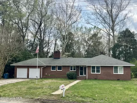 720 Main St, Bayboro, NC 28515
