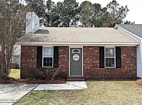 106 Glenside Ct, Midway Park, NC 28544