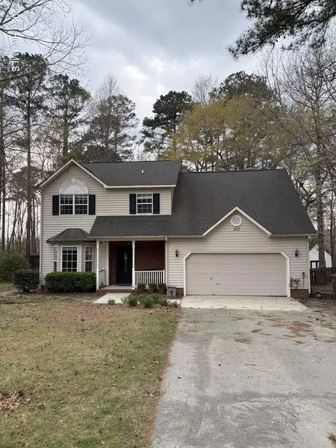 102 Dockside Dr, Jacksonville, NC 28546
