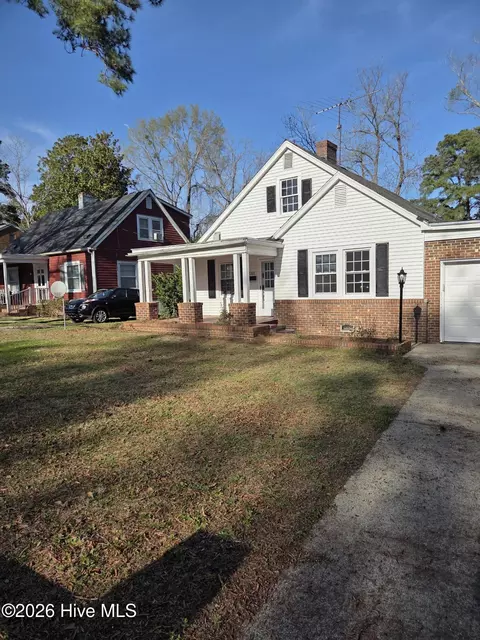 1311 Howard St, Kinston, NC 28501