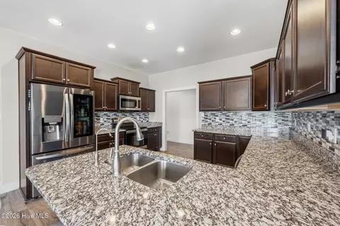 Kitchen - 3013 Sharpnose St, New Bern, NC 28562 photo 3 of 4