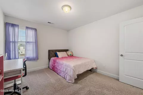 Bedroom - 3013 Sharpnose St, New Bern, NC 28562 photo 7 of 10