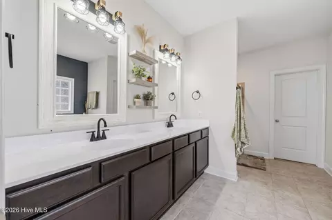 Bath - 3013 Sharpnose St, New Bern, NC 28562 photo 2 of 5