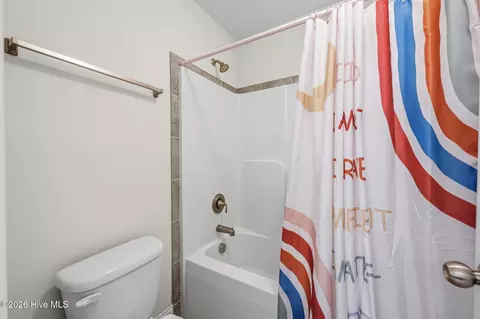 Bath - 3013 Sharpnose St, New Bern, NC 28562 photo 4 of 5