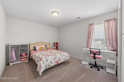 Bedroom - 3013 Sharpnose St, New Bern, NC 28562 photo 8 of 10