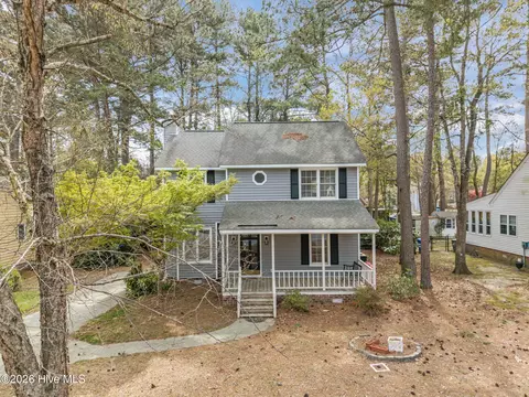 1502 Hollybriar Ln, Greenville, NC 27858
