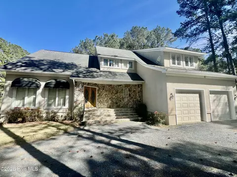 609 Cottonwood Ct, Vass, NC 28394