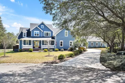 5207 White Ibis Ct, Southport, NC 28461