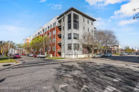 801 N 4th St #301, Wilmington, NC 28401
