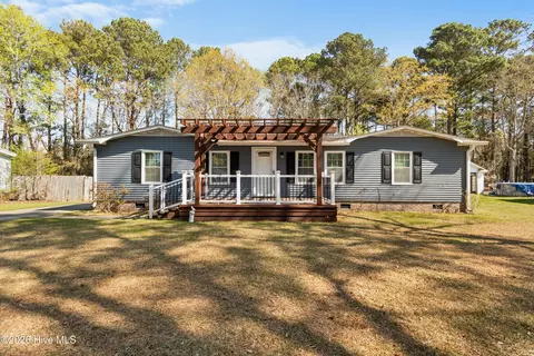 814 Carolina St SW, Calabash, NC 28467