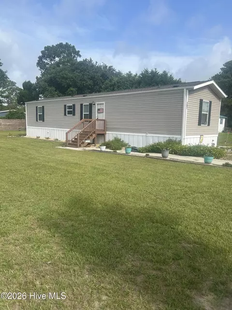 107 Paradise Ln, Newport, NC 28570