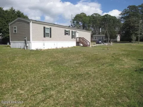 107 Paradise Ln, Newport, NC 28570