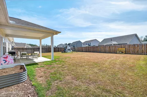 Exterior - 42 E Maritt St, Hampstead, NC 28443 photo 6 of 8