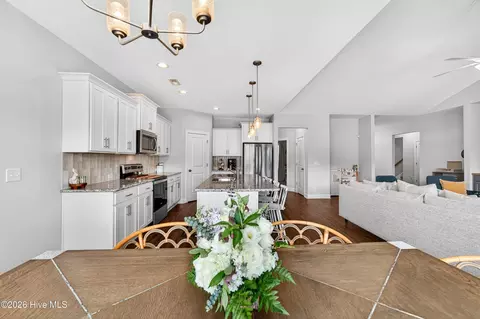 Dining - 42 E Maritt St, Hampstead, NC 28443 photo 3 of 3