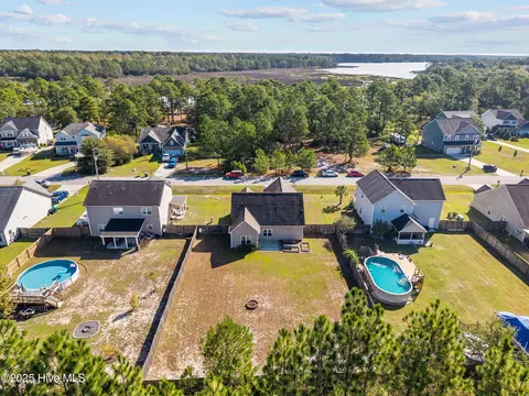 View/Area - 257 E Ivybridge Dr, Hubert, NC 28539 photo 2 of 9