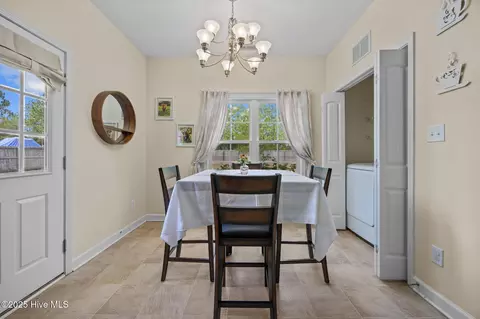 Dining - 257 E Ivybridge Dr, Hubert, NC 28539 photo 2 of 2