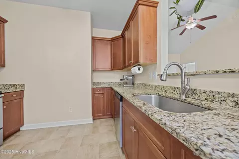 Kitchen - 257 E Ivybridge Dr, Hubert, NC 28539 photo 1 of 2