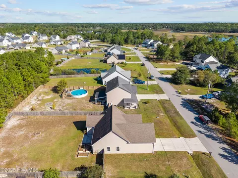 View/Area - 257 E Ivybridge Dr, Hubert, NC 28539 photo 4 of 9