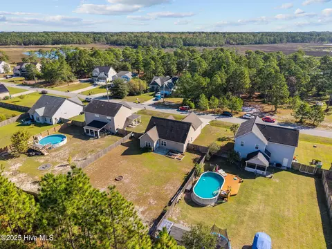 View/Area - 257 E Ivybridge Dr, Hubert, NC 28539 photo 3 of 9