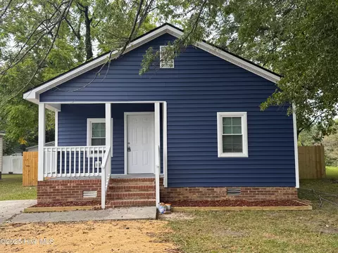 102 Howell St, Greenville, NC 27834