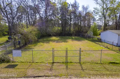 22 23 Midyette St, Oriental, NC 28571