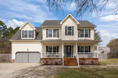 135 Shellbank Dr, Sneads Ferry, NC 28460