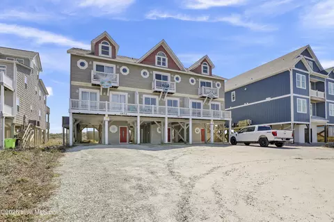 3870 Island Dr, North Topsail Beach, NC 28460