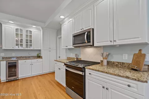 Kitchen - 222 Hughes Rd, Hampstead, NC 28443 photo 3 of 7