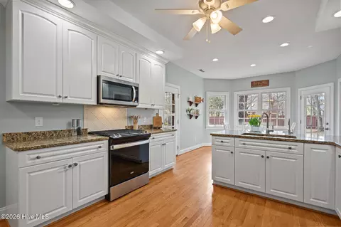 Kitchen - 222 Hughes Rd, Hampstead, NC 28443 photo 5 of 7