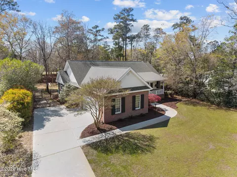 222 Hughes Rd, Hampstead, NC 28443