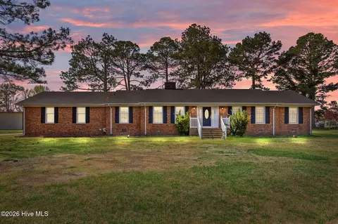 737 Pocosin Rd, Winterville, NC 28590