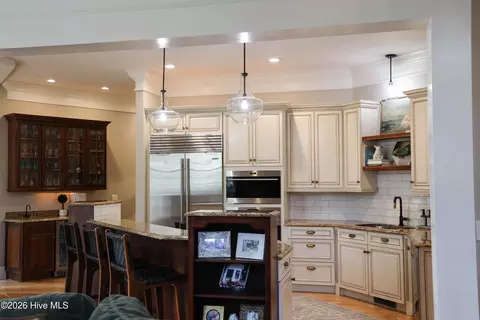 Kitchen - 820 Grandview Dr, Hampstead, NC 28443 photo 4 of 14